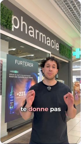 Vidéo UGC de Burak : Une prise de parole devant la pharmacie, Vidéo en extérieur avec micro et sous-titres