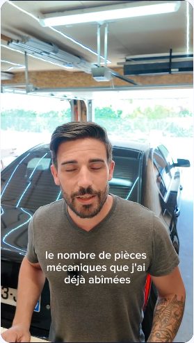 Vidéo UGC de Charles : Les pièces mécaniques mises à l’épreuve, Présentation automobile devant le véhicule