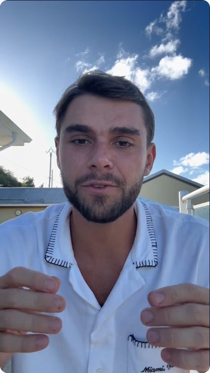 Vidéo UGC de Clément : MindDay, découvrir l’application, Présentation face caméra et aperçu de l’interface