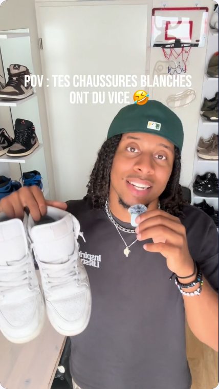 Vidéo UGC de Djason : Les chaussures blanches prennent la parole, Sketch face caméra avec une paire de baskets