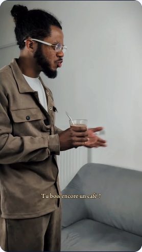 Vidéo UGC de Franck : Le café dans une scène du quotidien, Mise en scène en intérieur avec sous-titres
