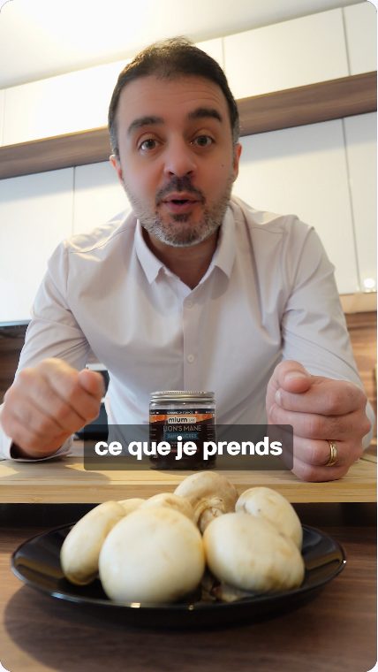 Vidéo UGC de Laurent : À table, un produit dans la routine du repas, Présentation face caméra à table