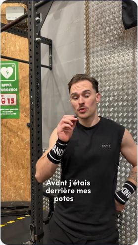 Vidéo UGC de Lucas : Prendre la parole à la salle de sport, Vidéo au micro au pied des équipements