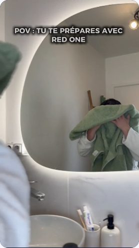 Vidéo UGC de Mathis : Se préparer avec Red One, Routine dans la salle de bain filmée au miroir