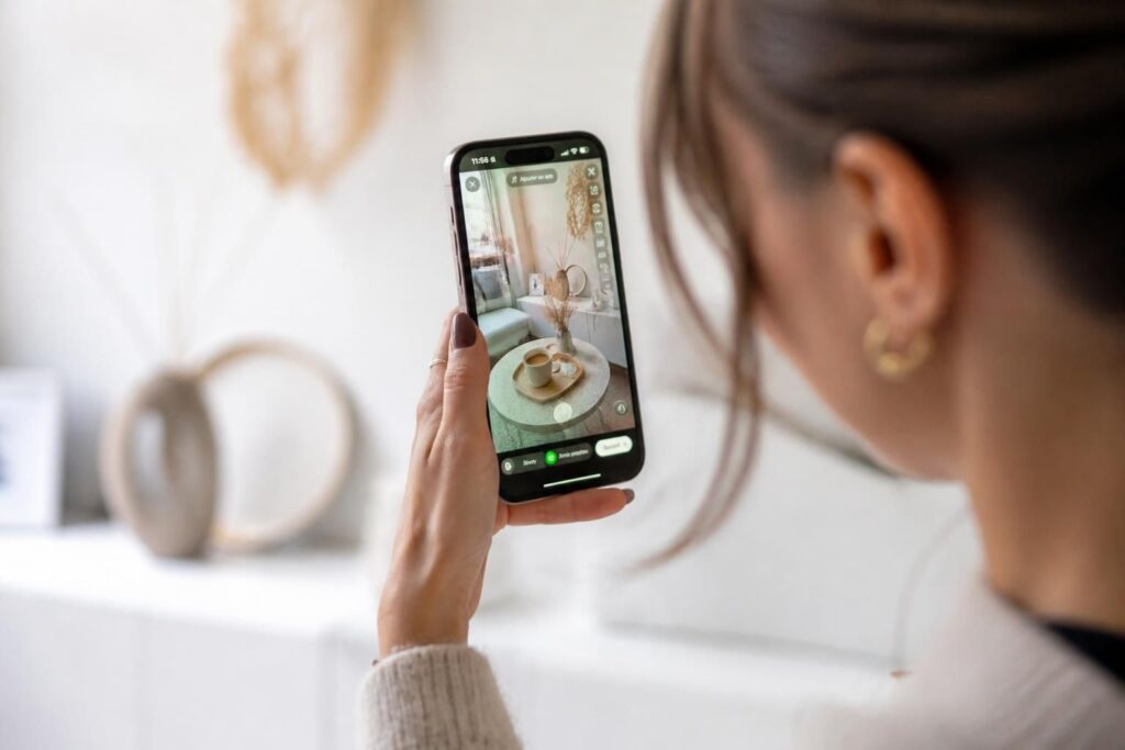 apprenez à créer du contenu généré par les utilisateurs (ugc) de qualité professionnelle en utilisant uniquement votre smartphone, sans besoin de matériel coûteux.