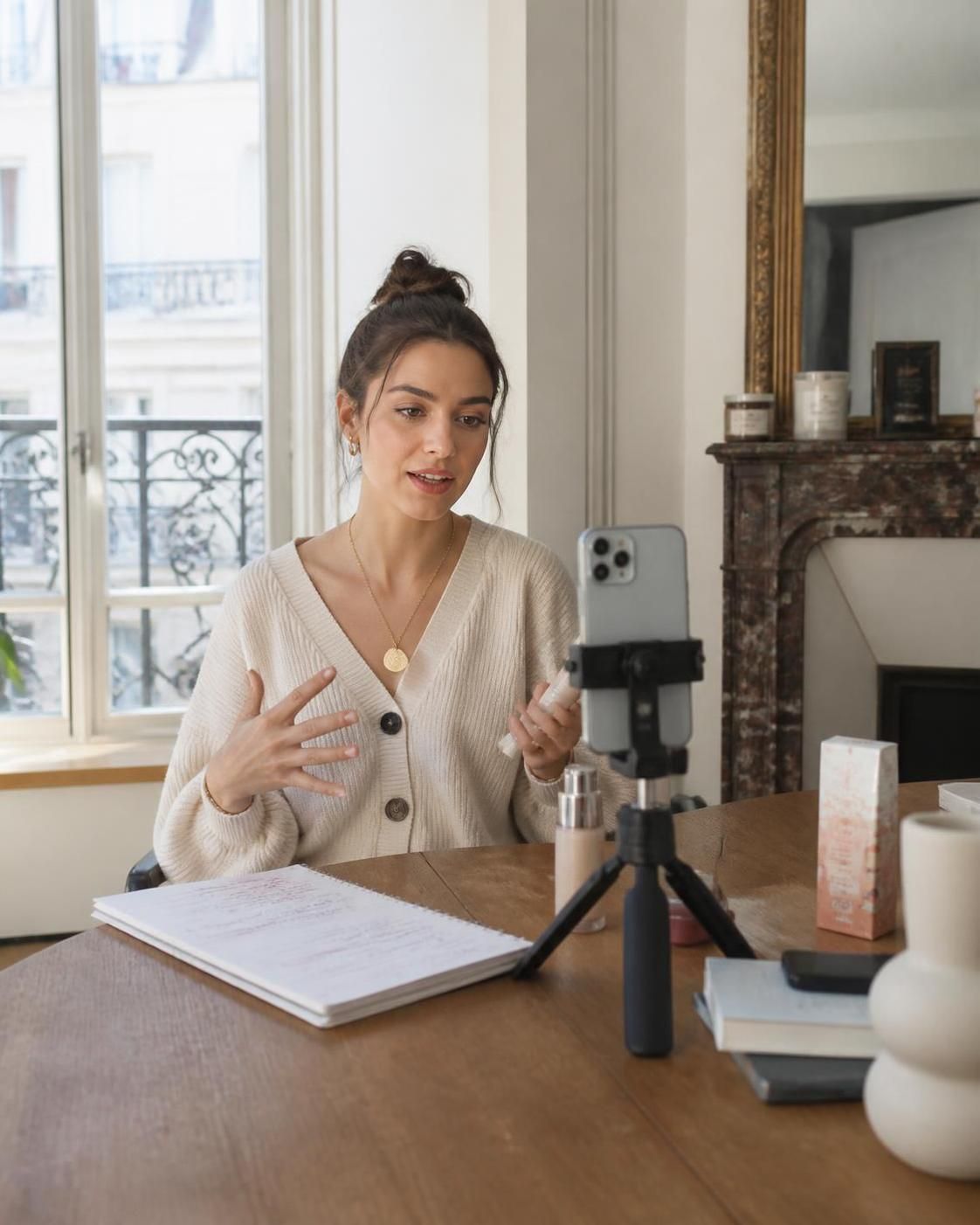 découvrez comment devenir un créateur ugc et construire une activité durable en développant votre audience et en maximisant vos revenus grâce à des stratégies efficaces.